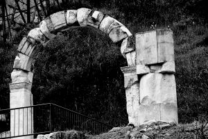 10. Platz "Steinbogen aus Pergamon" von Wolfgang Koston 10. Platz "Steinbogen aus Pergamon" von Wolfgang Koston