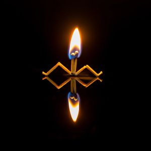 2.Platz 'Zwei, Feuer und Flamme' von Ralf Wandke 2.Platz 'Zwei, Feuer und Flamme' von Ralf Wandke