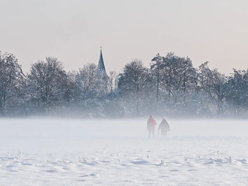 10.platz  spazieren im schnee  von rudi bock 10.platz  spazieren im schnee  von rudi bock
