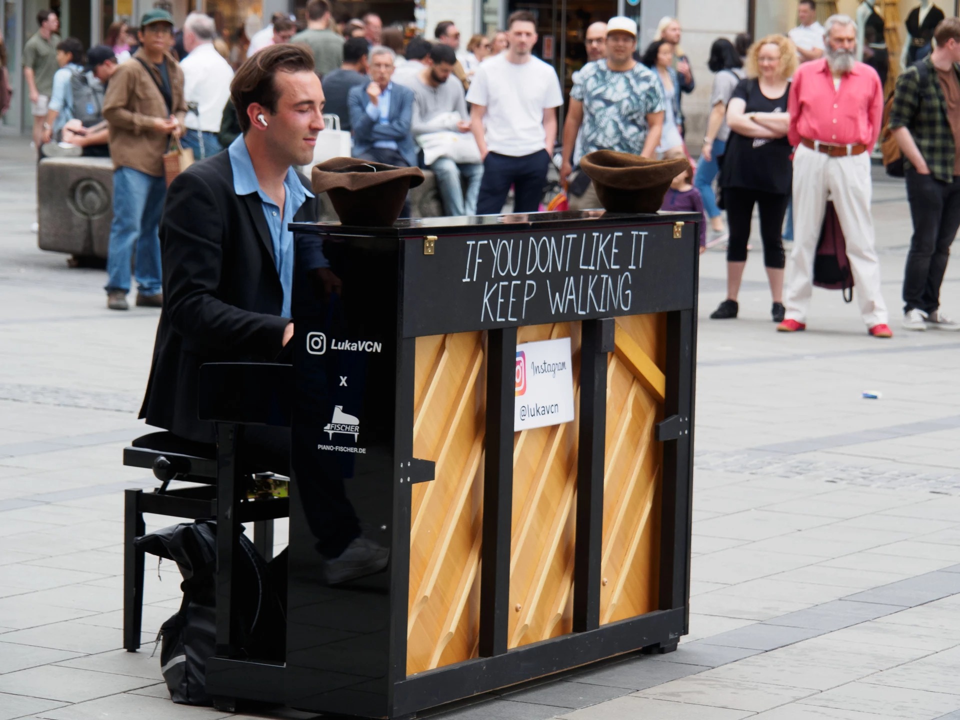 6platz pianoman von alfred heigl 20230705 2082541996