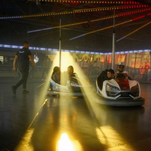 1.Platz "Autoscooter im Lichtdreieck" von Hilman Haizal 1.Platz "Autoscooter im Lichtdreieck" von Hilman Haizal